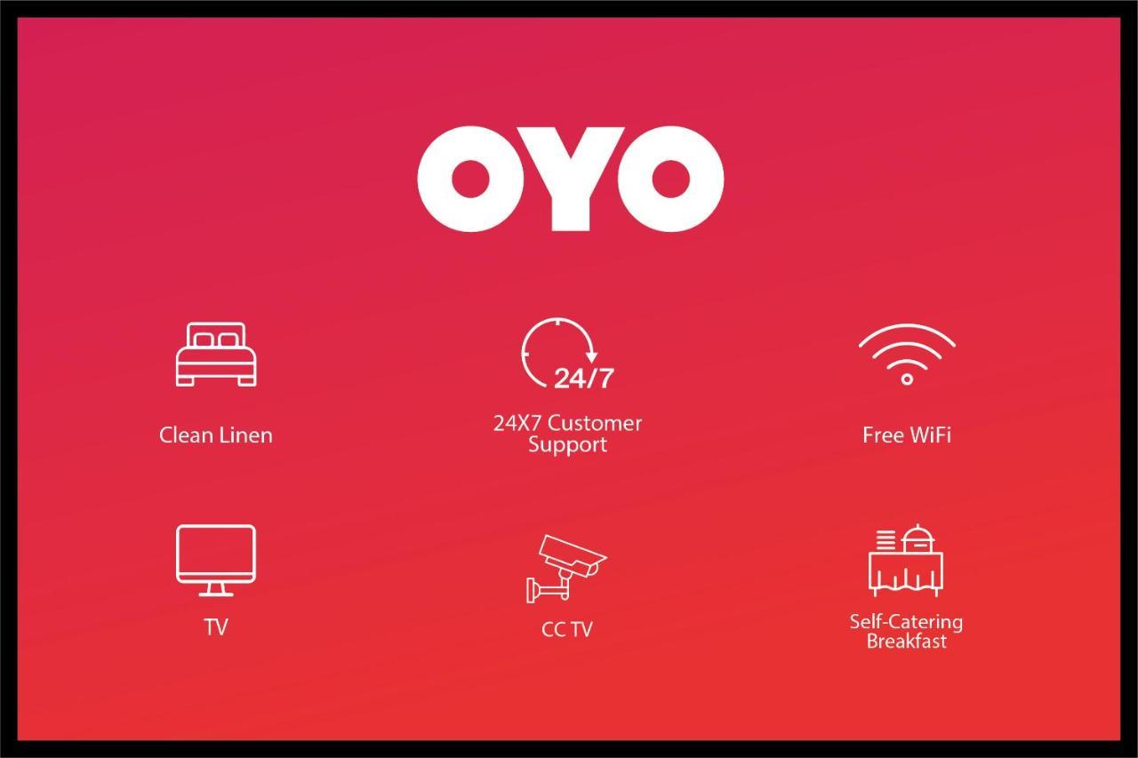 Oyo 11392 The Hotel Grand Hospitality Noida Exterior foto